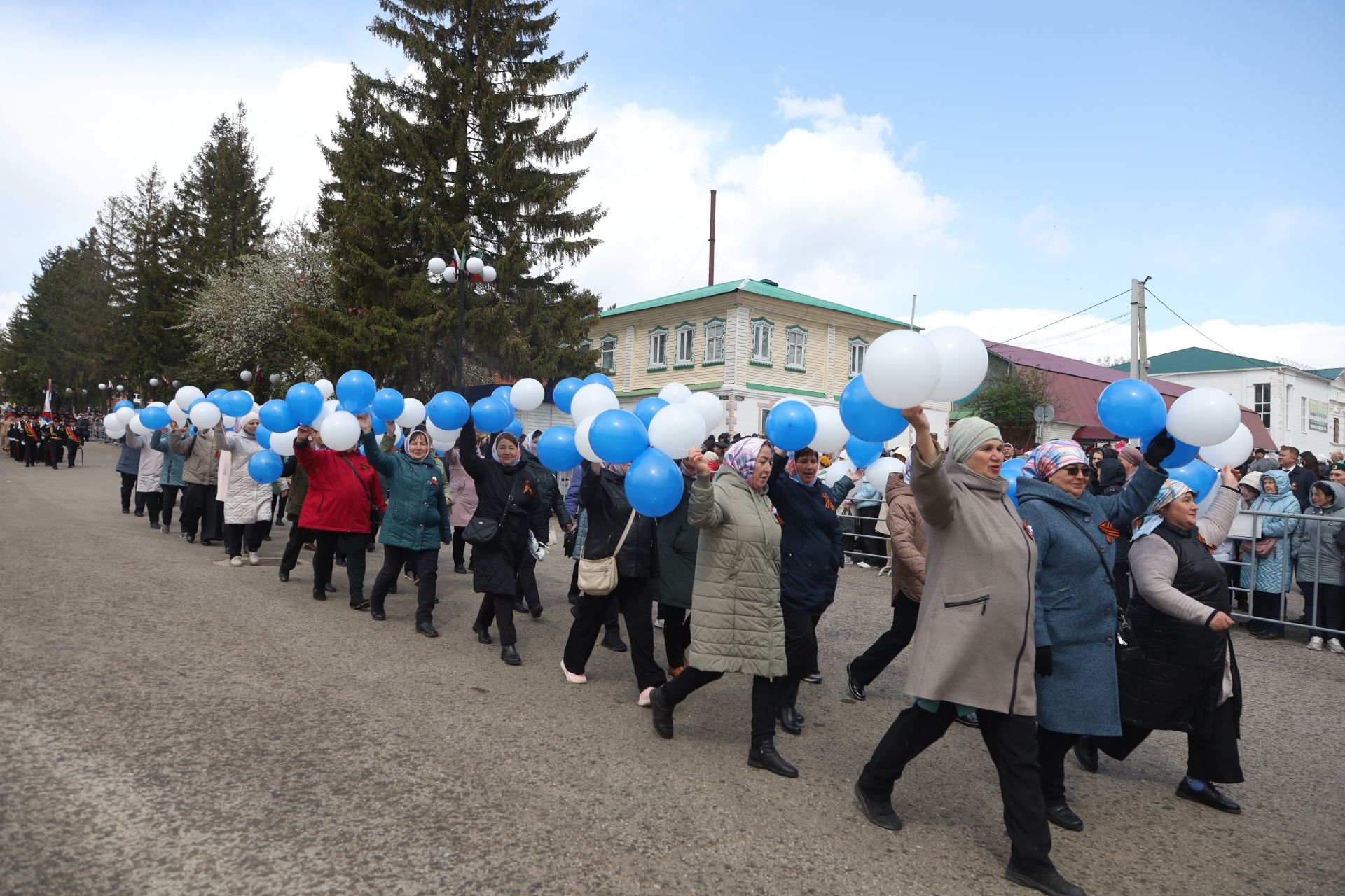 В Мамадыше отпраздновали День Победы-2024: шествие колонн. Часть 2