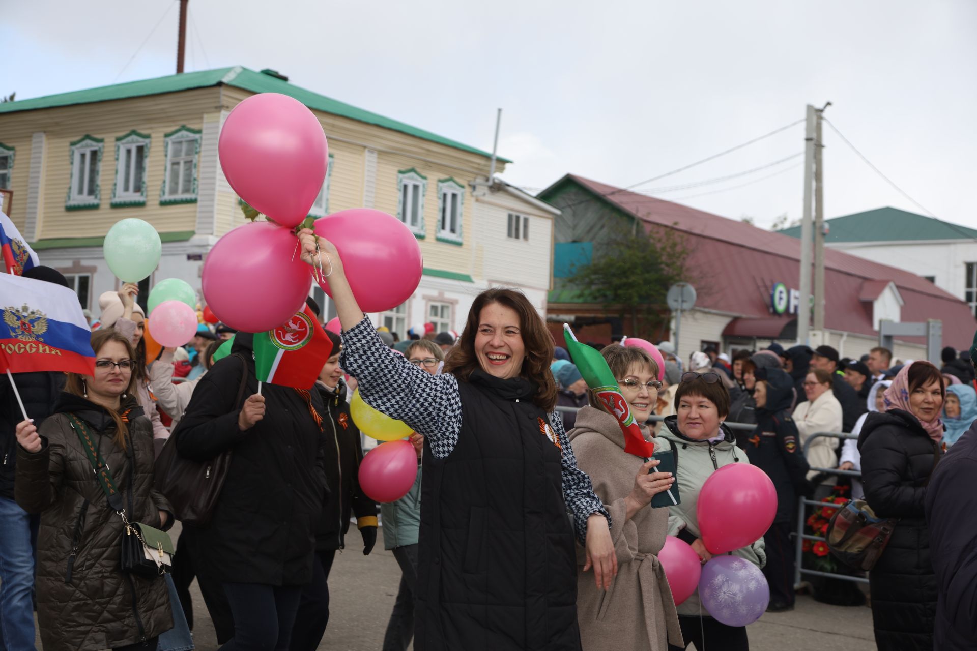 В Мамадыше отпраздновали День Победы-2024: шествие колонн. Часть 1