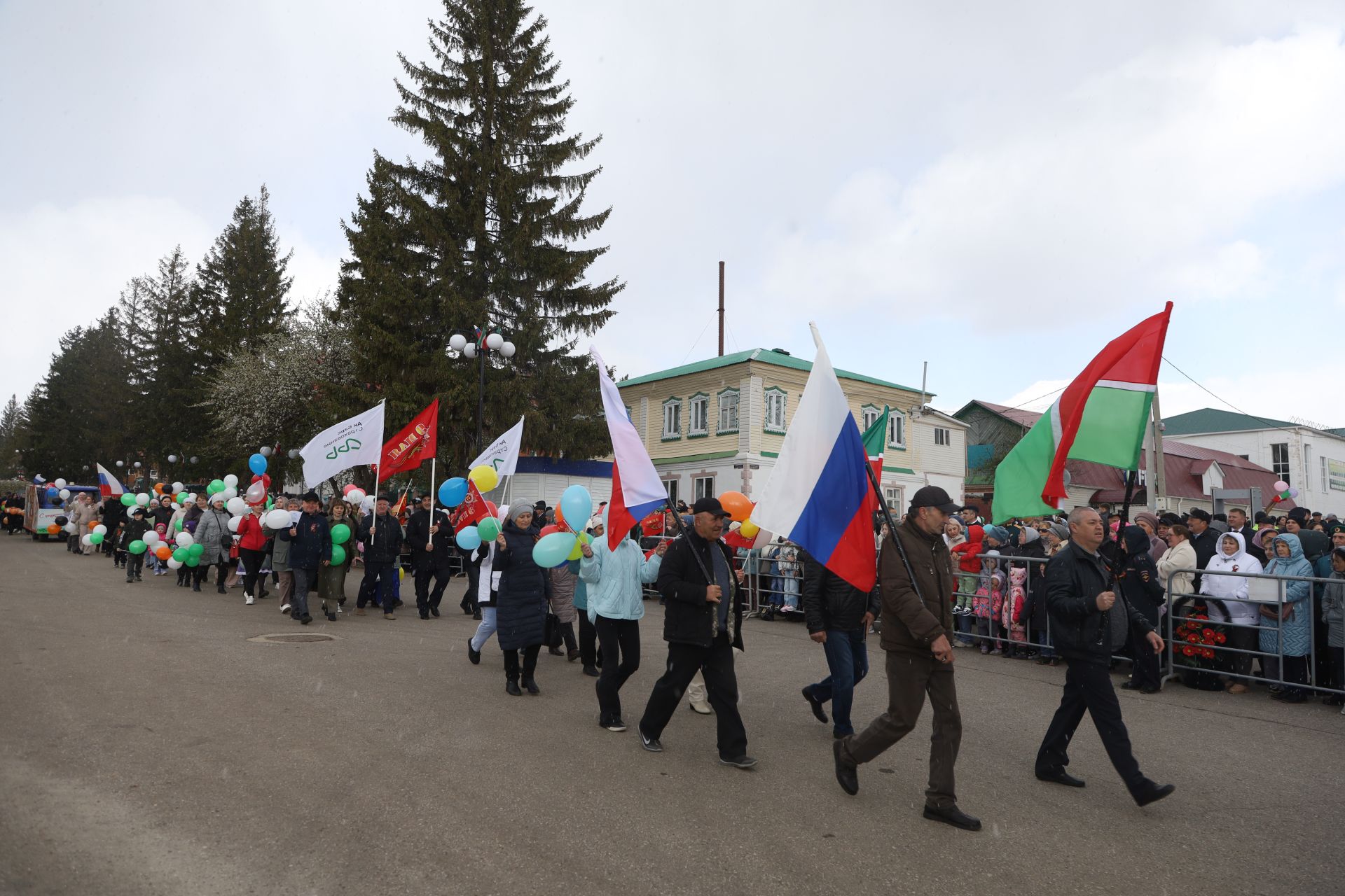 В Мамадыше отпраздновали День Победы-2024: шествие колонн. Часть 2