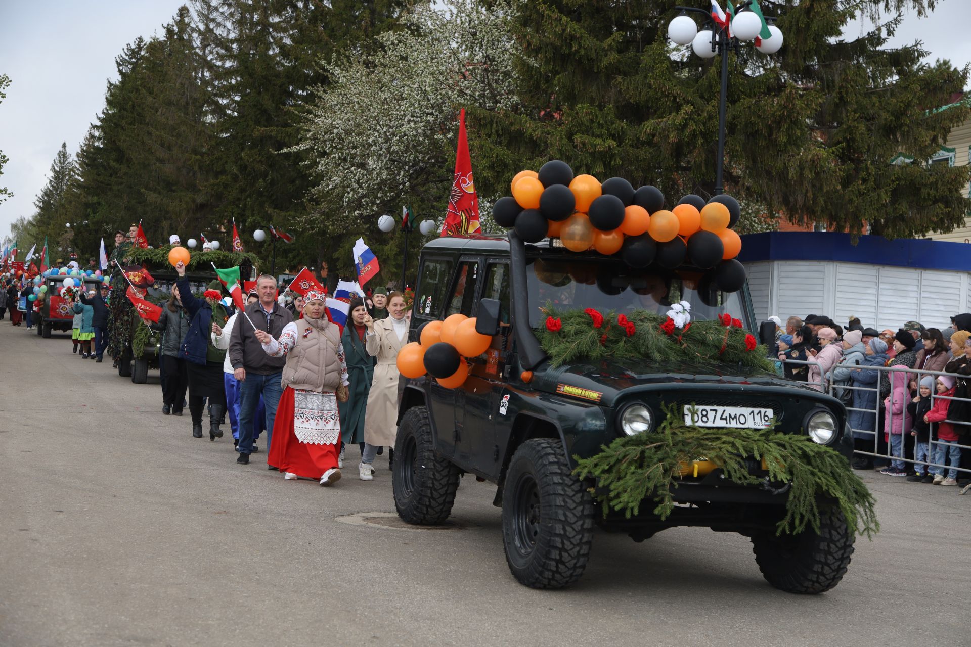 В Мамадыше отпраздновали День Победы-2024: шествие колонн. Часть 1