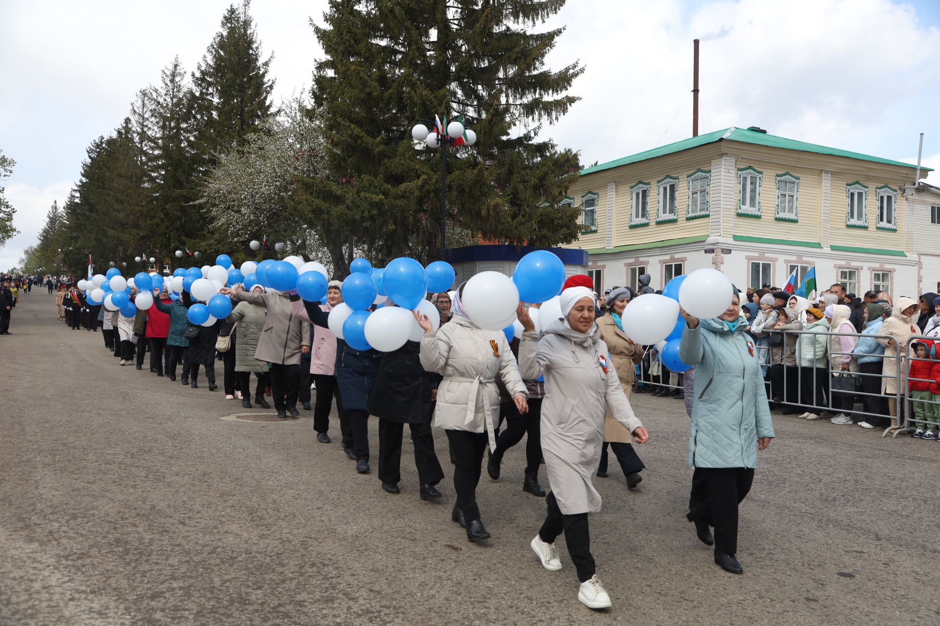 В Мамадыше отпраздновали День Победы-2024: шествие колонн. Часть 2