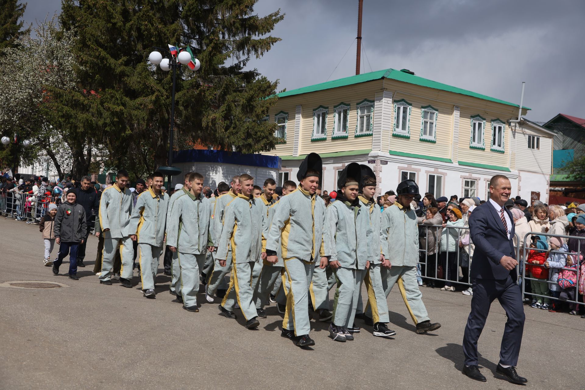 В Мамадыше отпраздновали День Победы-2024: шествие колонн. Часть 1