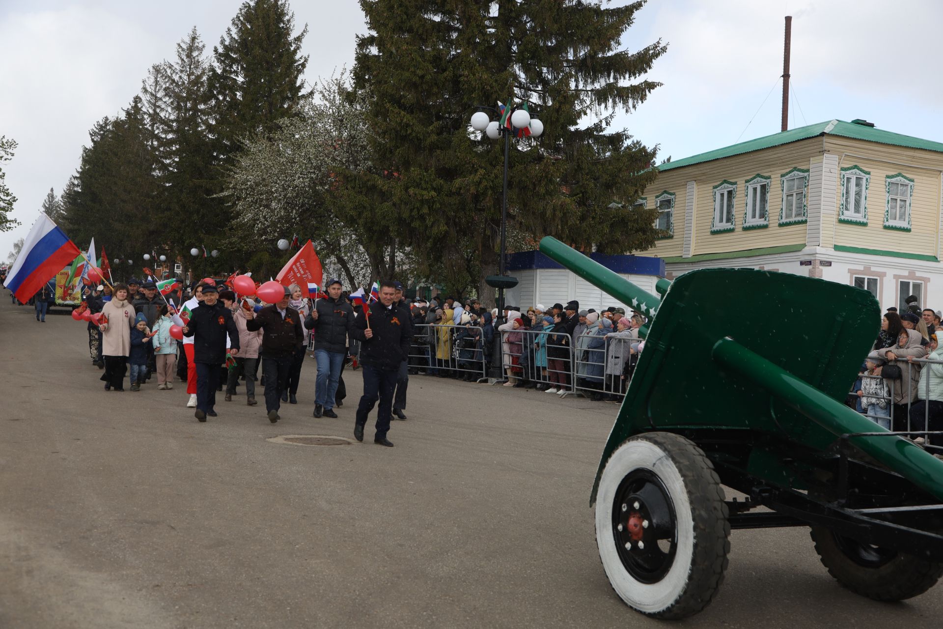 В Мамадыше отпраздновали День Победы-2024: шествие колонн. Часть 2