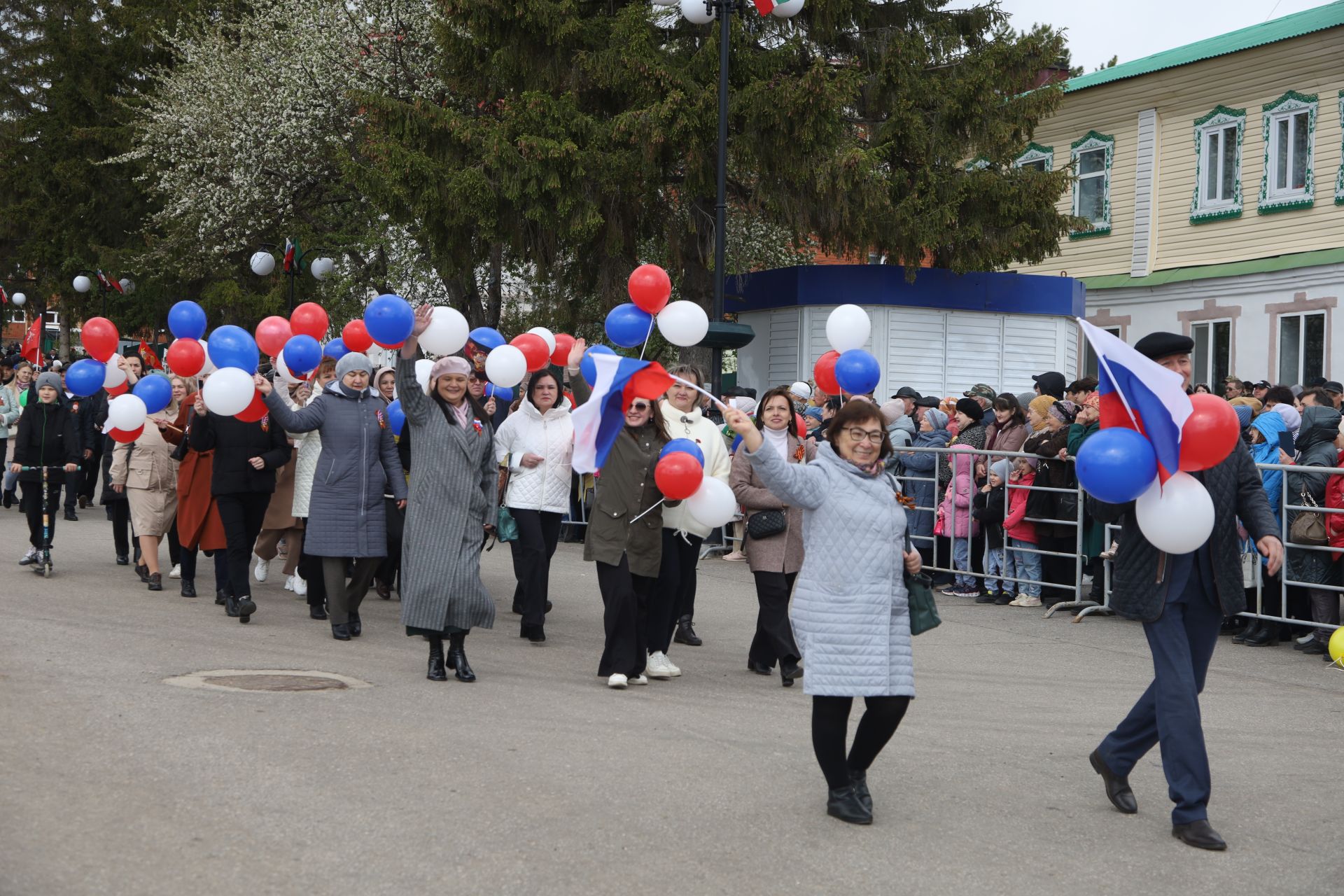 В Мамадыше отпраздновали День Победы-2024: шествие колонн. Часть 1