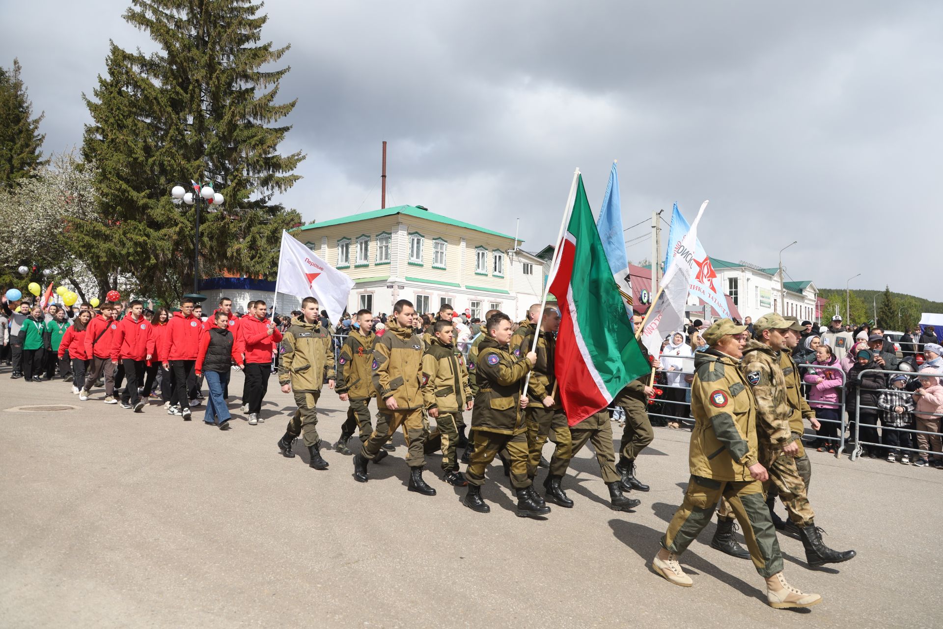 В Мамадыше отпраздновали День Победы-2024: шествие колонн. Часть 1