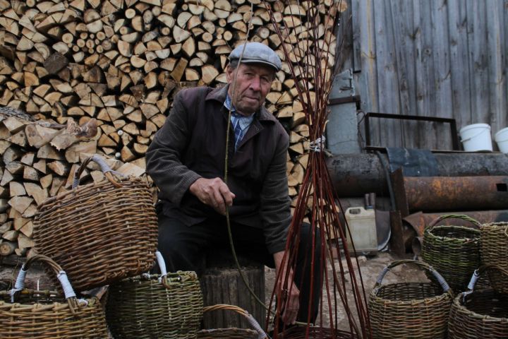 Корзиноплетение - занятие для души: мамадышский пенсионер рассказал о своем увлечении