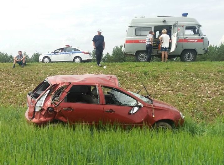 Жительница Мамадыша с малолетней дочкой-пассажиркой вылетели в кювет