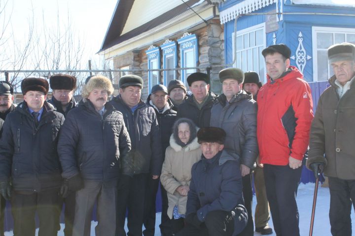 ​​​​​​​Мемориальные доски – в память о героической службе мамадышцев