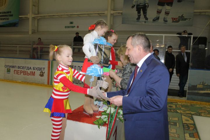 В Мамадыше прошло торжественное открытие седьмого кубка Федерации фигурного катания на коньках РТ