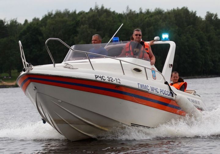 В Мамадыше двух подростков на лодке унесло течением по реке