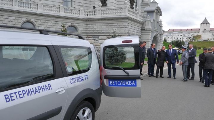 Мамадышская ветеринарная служба получила новый автомобиль оснащенный комплексом оказания ветеринарной помощи