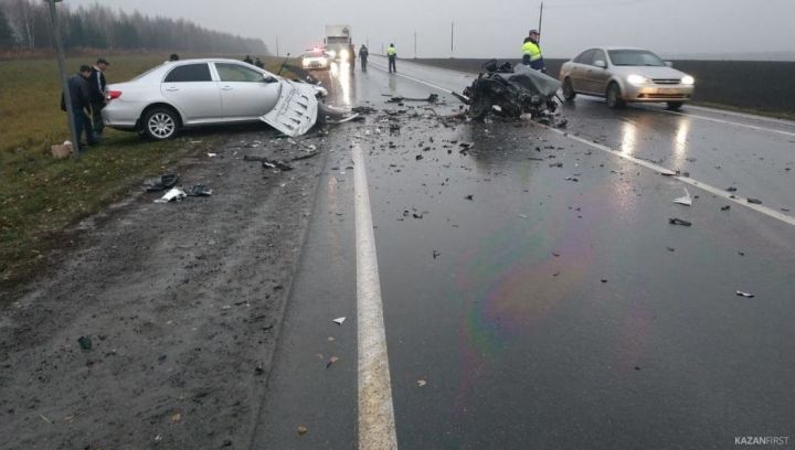 На роковой трассе в Татарстане машины разносит на куски