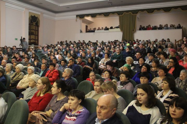 В районном доме культуры состоялся городской сход граждан