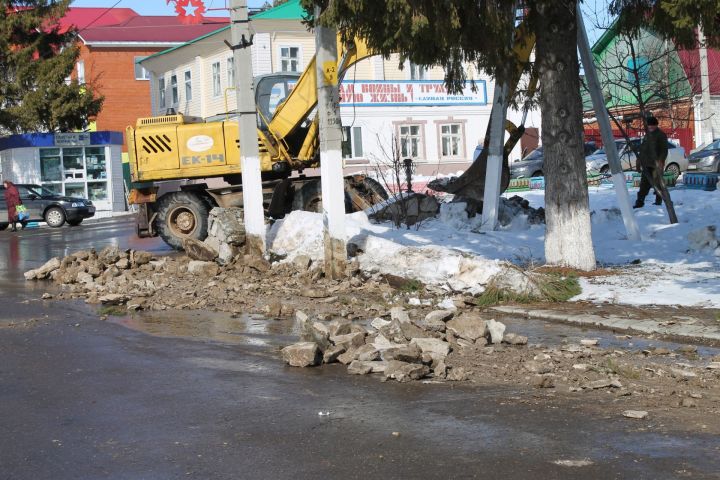 На главной улице Мамадыша начались ремонтные работы