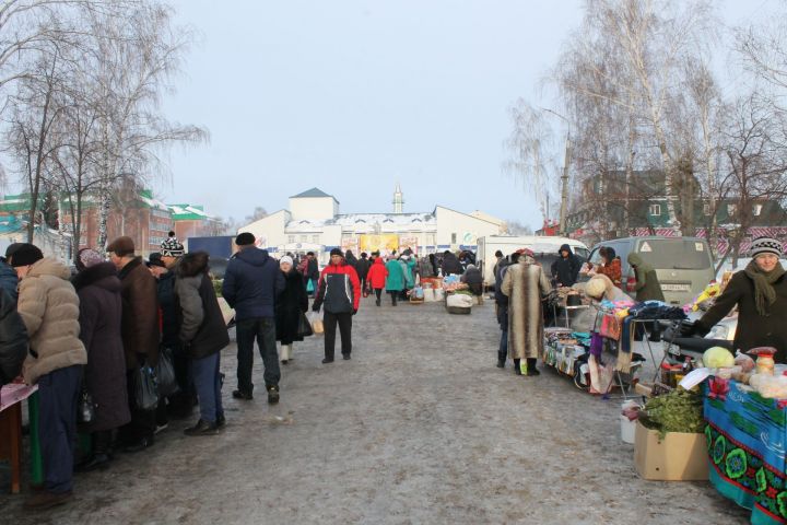 На Центральной площади Мамадыша идет праздничная ярмарка