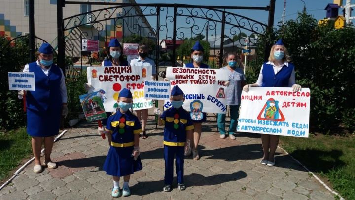 Мамадышским водителям сотрудники ГИБДД напомнили - "Ребенок - главный пассажир!"