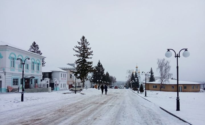 "Мой Мамадыш, мой город детства!" - пишет поэт