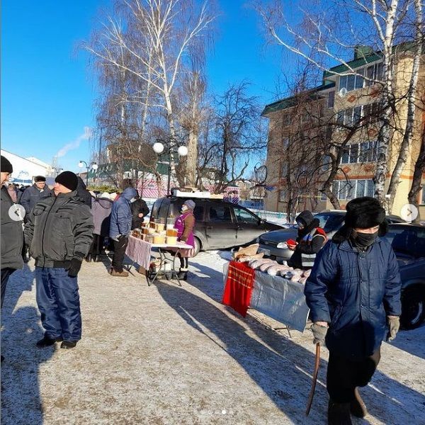 На Центральной площади Мамадыша сегодня с утра идет праздничная ярмарка