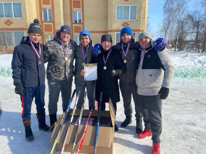 В Мамадыше определили победителя турнира «Хоккей в валенках»