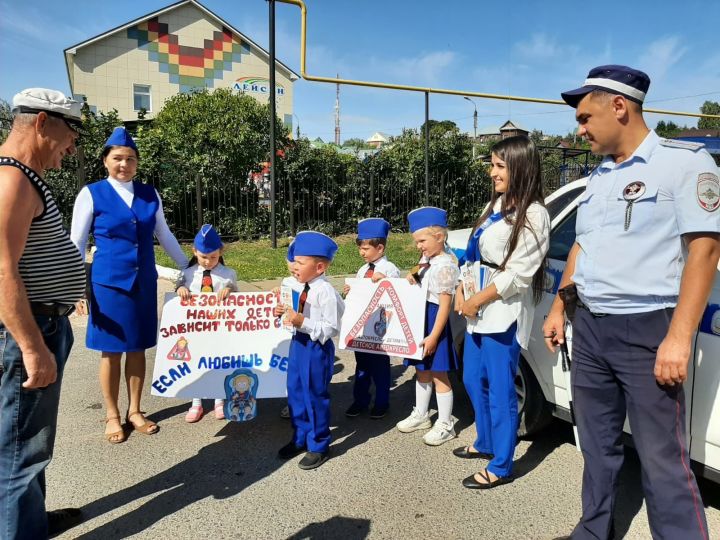 Мамадышские дошколята напомнили водителям про безопасность на дорогах