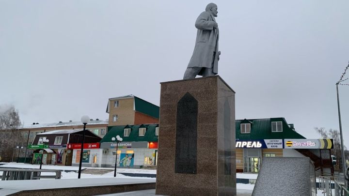 В Мамадыше стартовала акция #деньпамятников