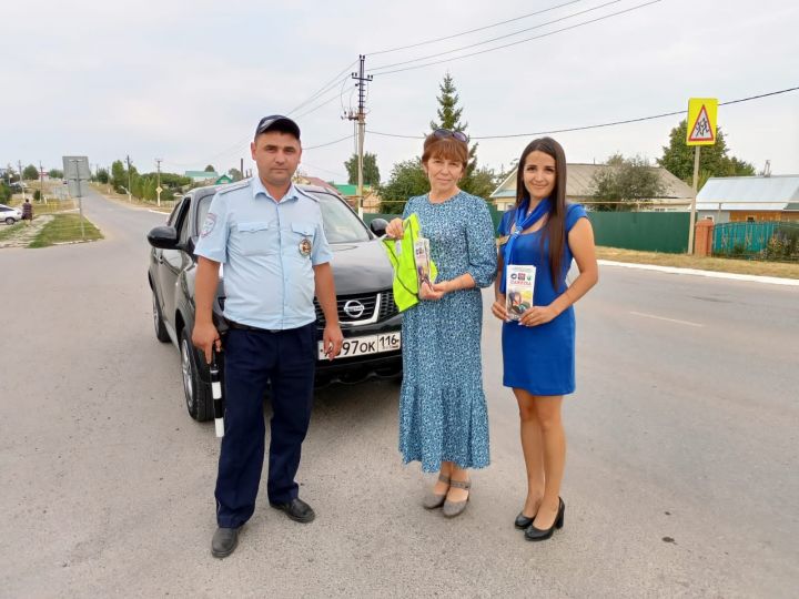 Мамадышским водителям напомнили о правилах перевозки детей