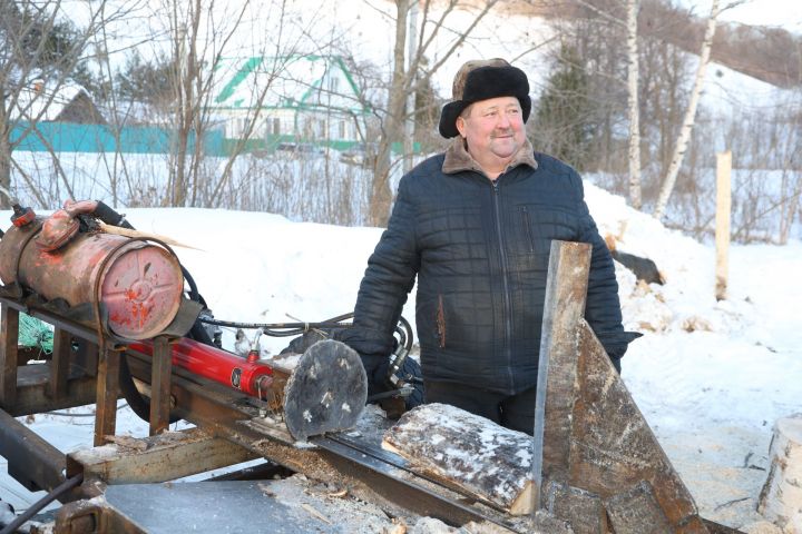 Мамадышский предприниматель снабжает своих земляков лесоматериалом