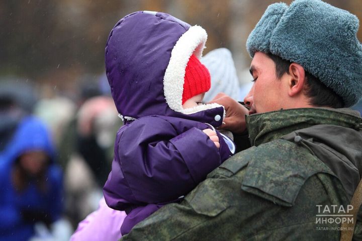 Эдуард Вафин рассказал о мерах поддержки военнослужащих в Татарстане