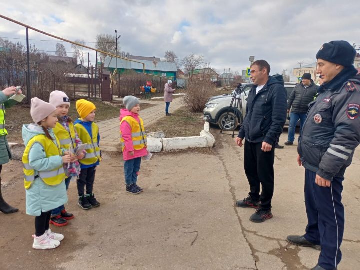 Мамадышские дошколята рассказали взрослым как правильно переходить дорогу