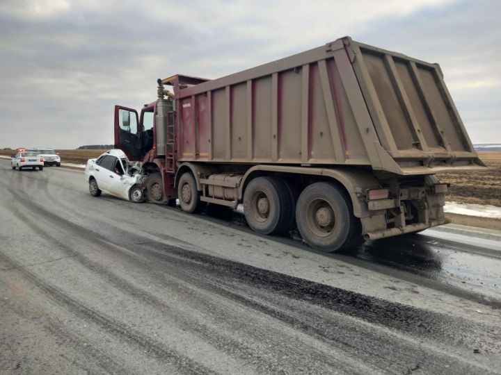 На трассе в Татарстане произошло смертельное ДТП