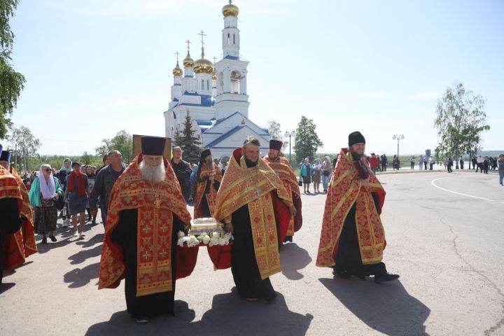 В Мамадыш привезли мощи Святого Николая Чудотворца