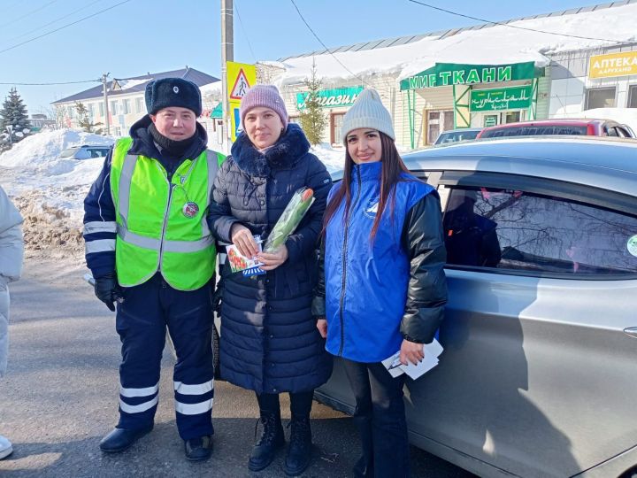 Поздравления с первым праздником весны получили мамадышские автоледи